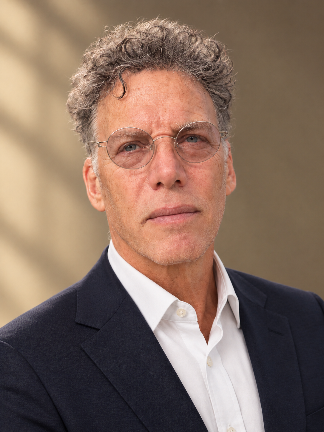 Portrait of Neil Teitelbaum, registered Canadian patent agent